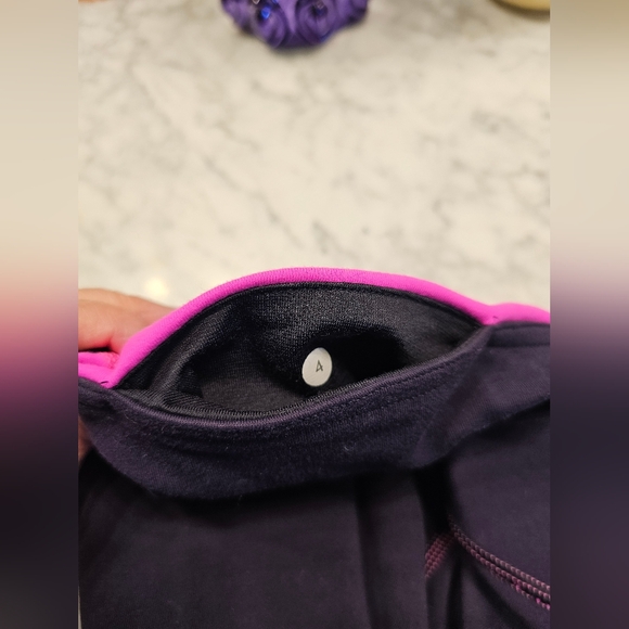 LULULEMON REVERSIBLE WOMEN'S WUNDER UNDER LEGGINGS PINK/BLACK Sz 4 - Picture 9 of 12